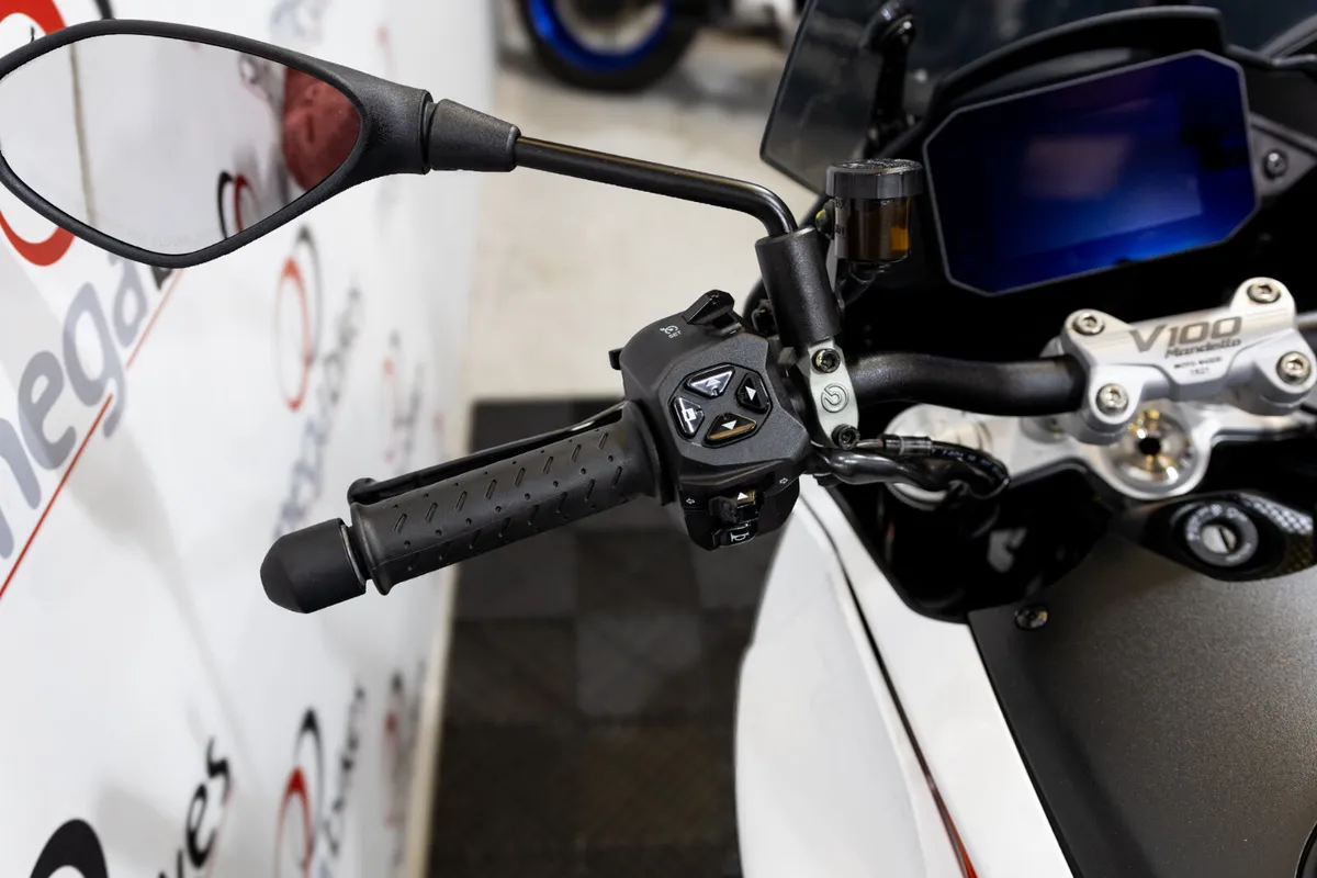 Moto Guzzi V100 2022 - Image 4