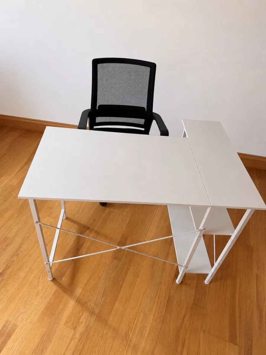 Office desk & chair - Image 1
