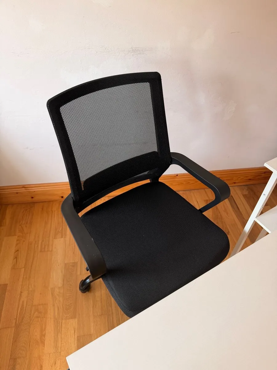 Office desk & chair - Image 3