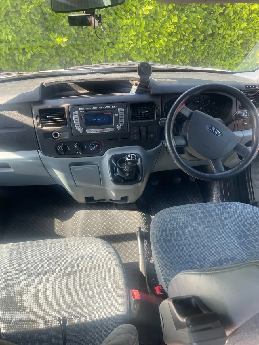 17 seater minibus - Image 3