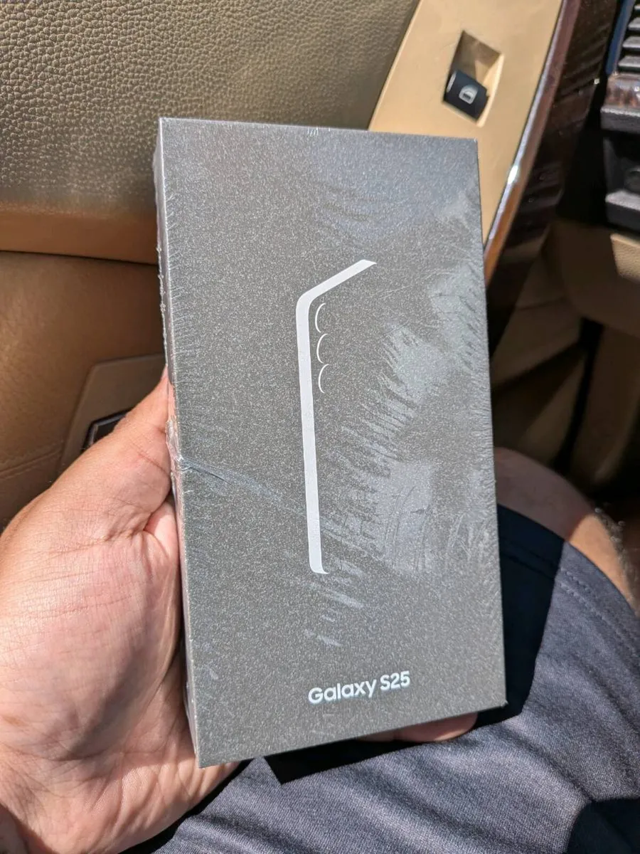 Samsung Galaxy S25 Brand new - Image 1