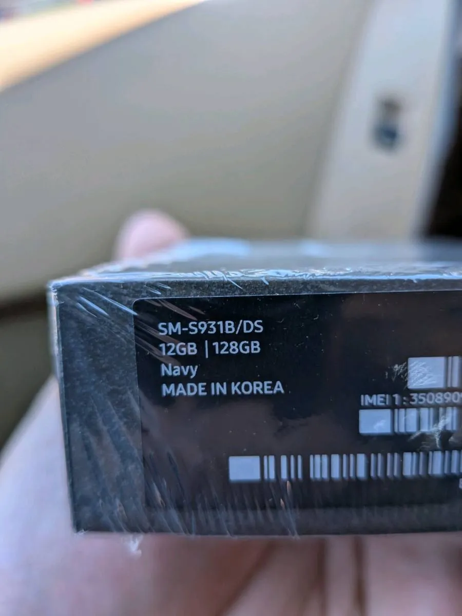 Samsung Galaxy S25 Brand new - Image 3
