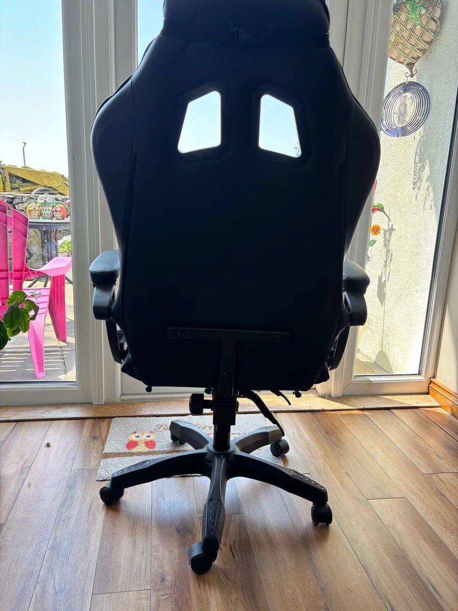 Gaming Chair - Image 4