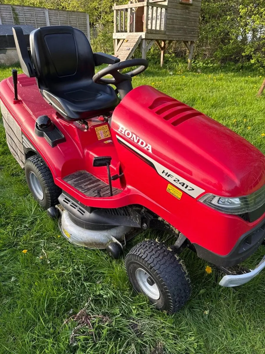 2022 Honda 2417 Ride on Mower - Image 1