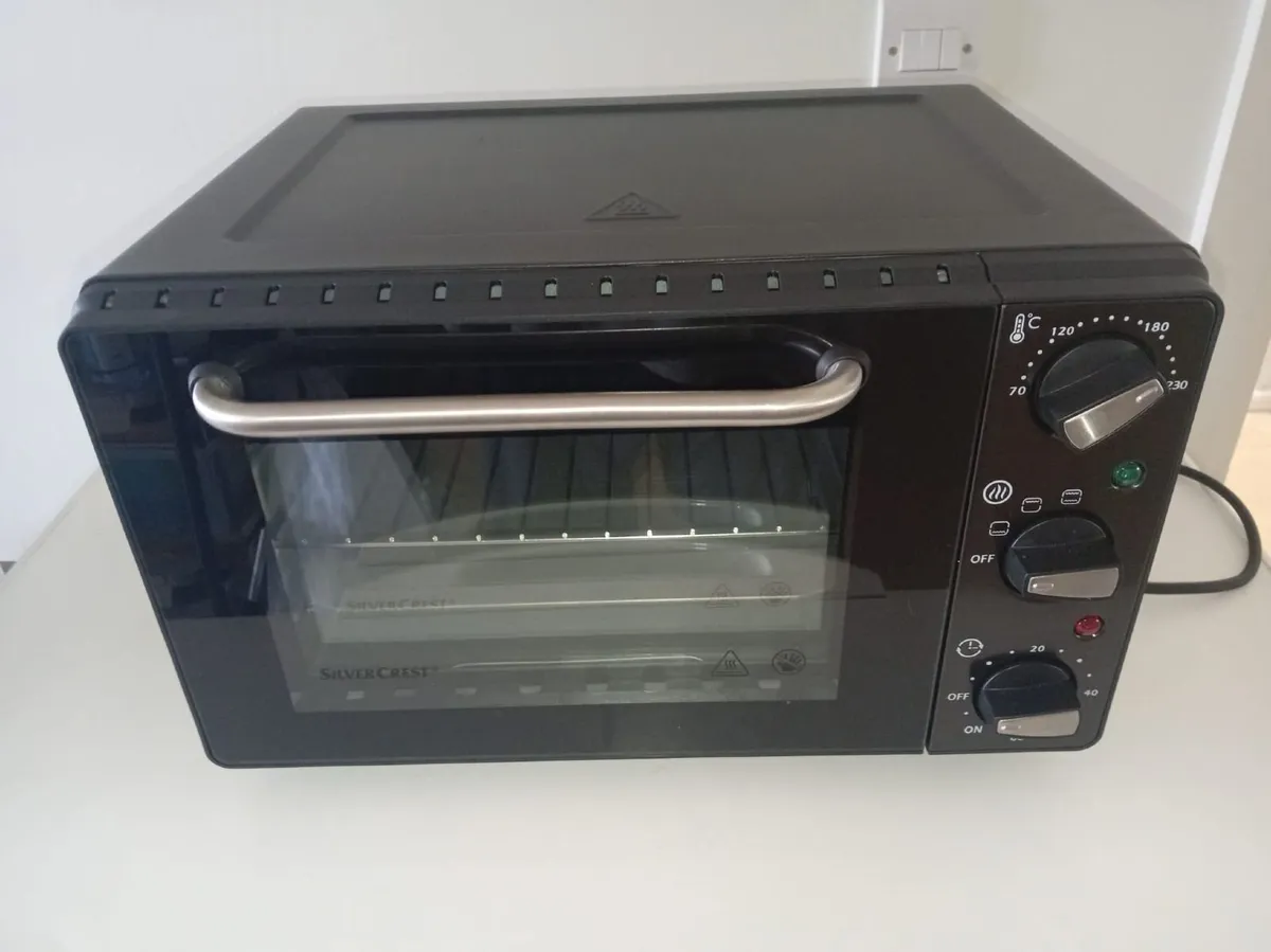small electric oven - Image 1