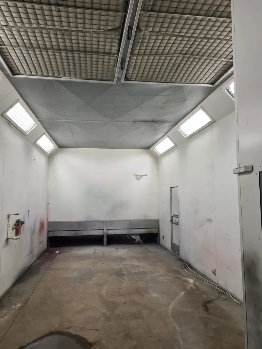 Dalby Large Spray Booth - Image 2