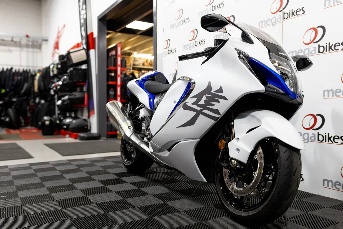 Suzuki Hayabusa 2025 - Image 2