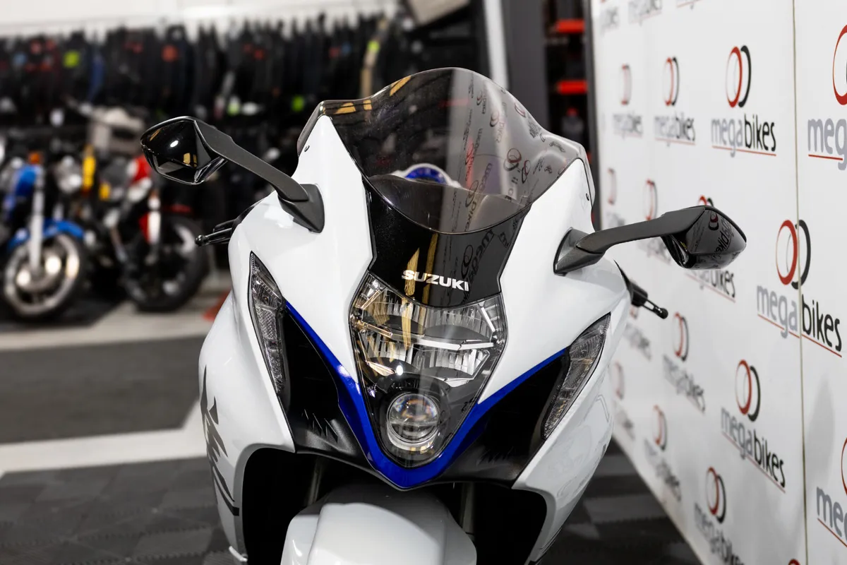 Suzuki Hayabusa 2025 - Image 3