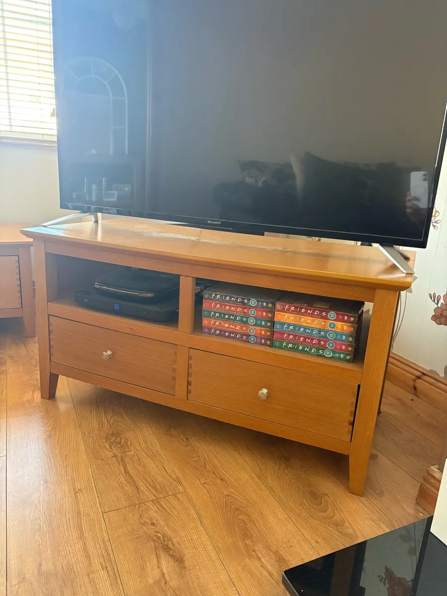 Tv unit and coffee table - Image 1