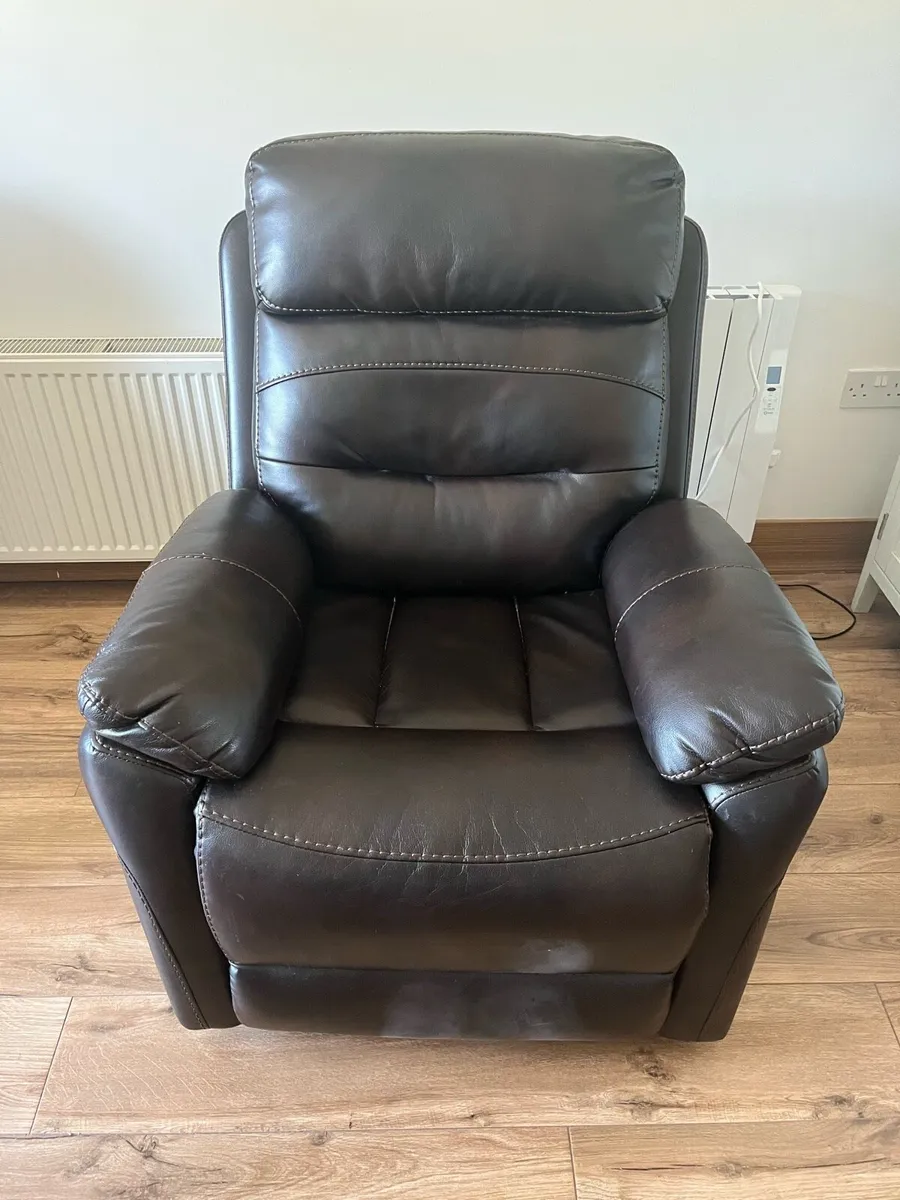 Electric reclining chair - Image 2