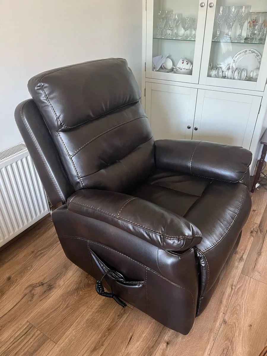 Electric reclining chair - Image 3