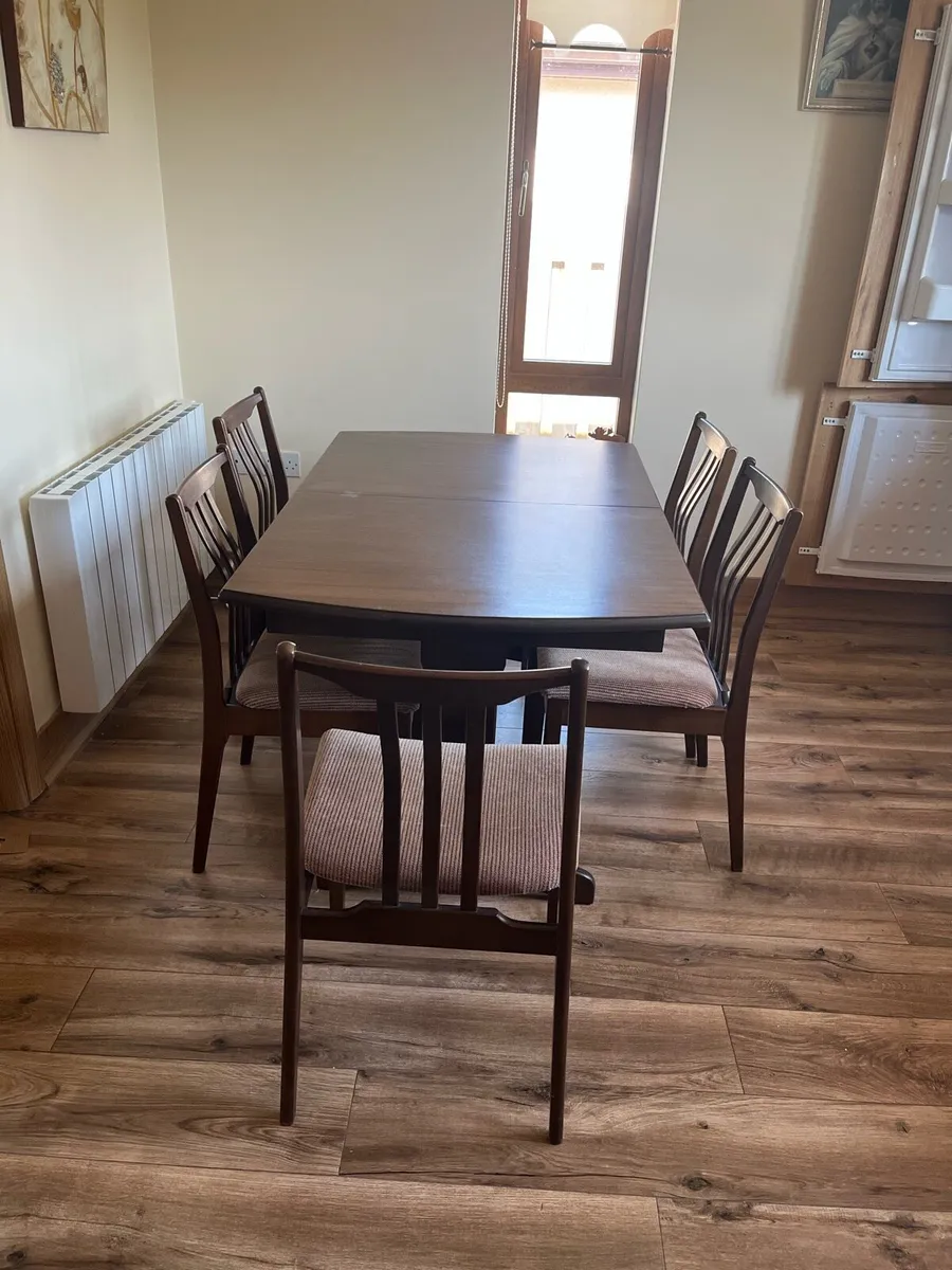 Kitchen Table and 6 chairs - Image 1