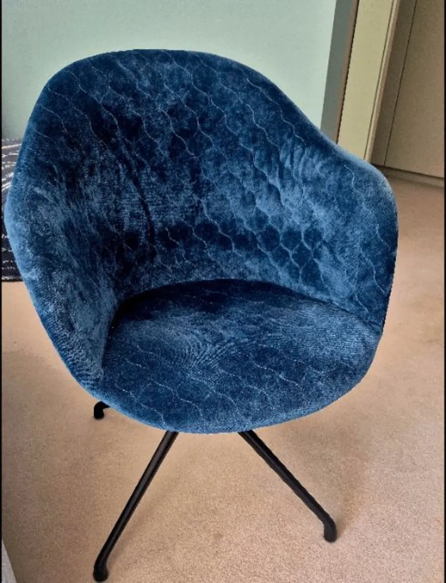 BoConcept Adelaide swivel chair - Image 1