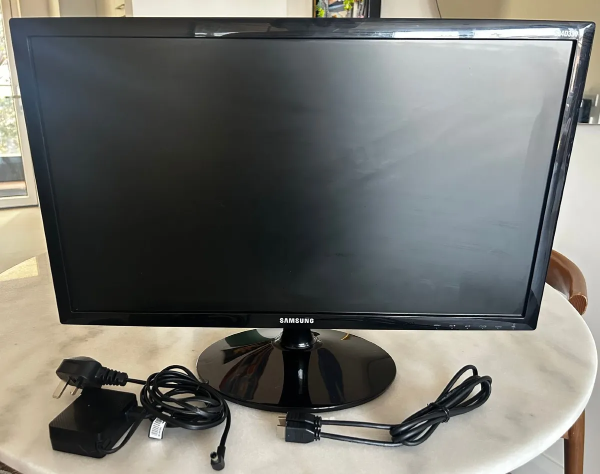 Samsung S24D330h 24-Inch LED Monitor - Image 4