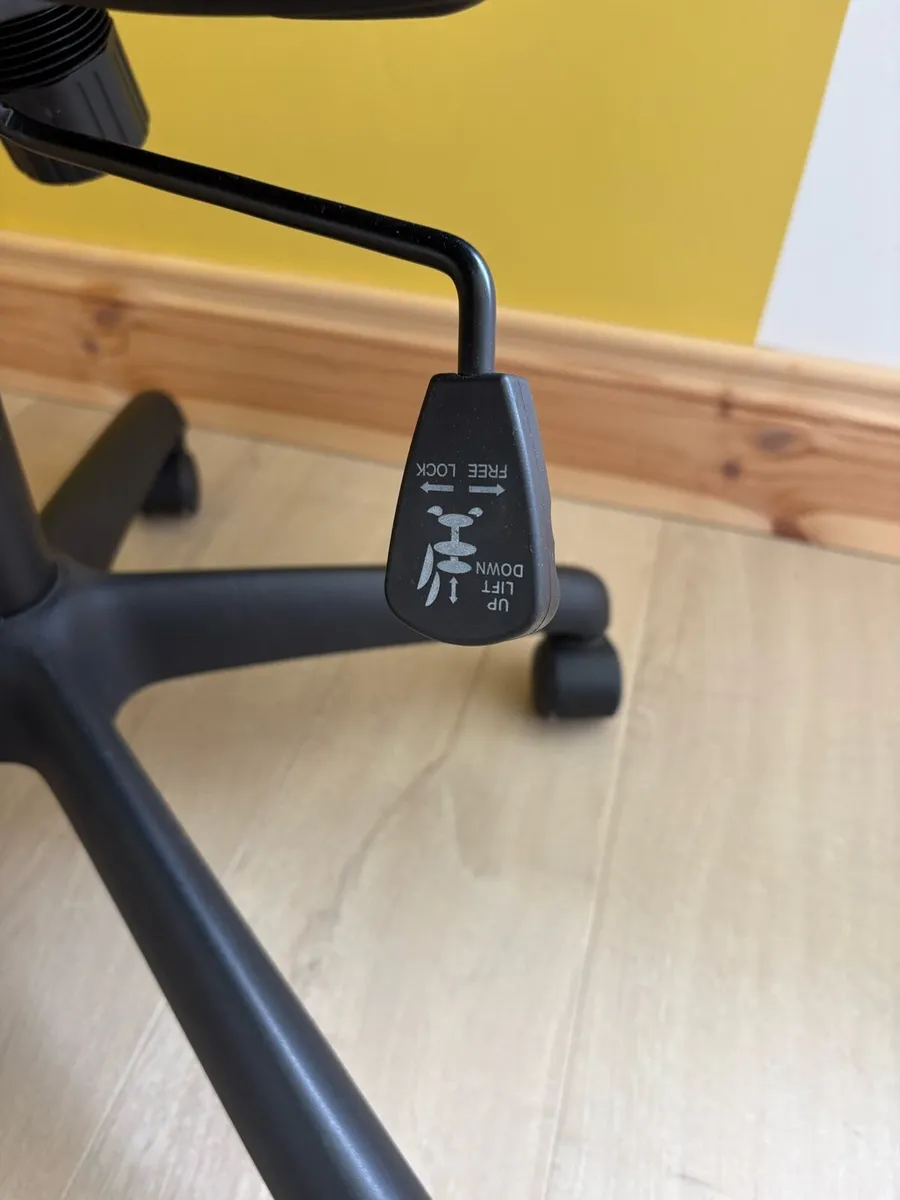 Office chair - Image 3