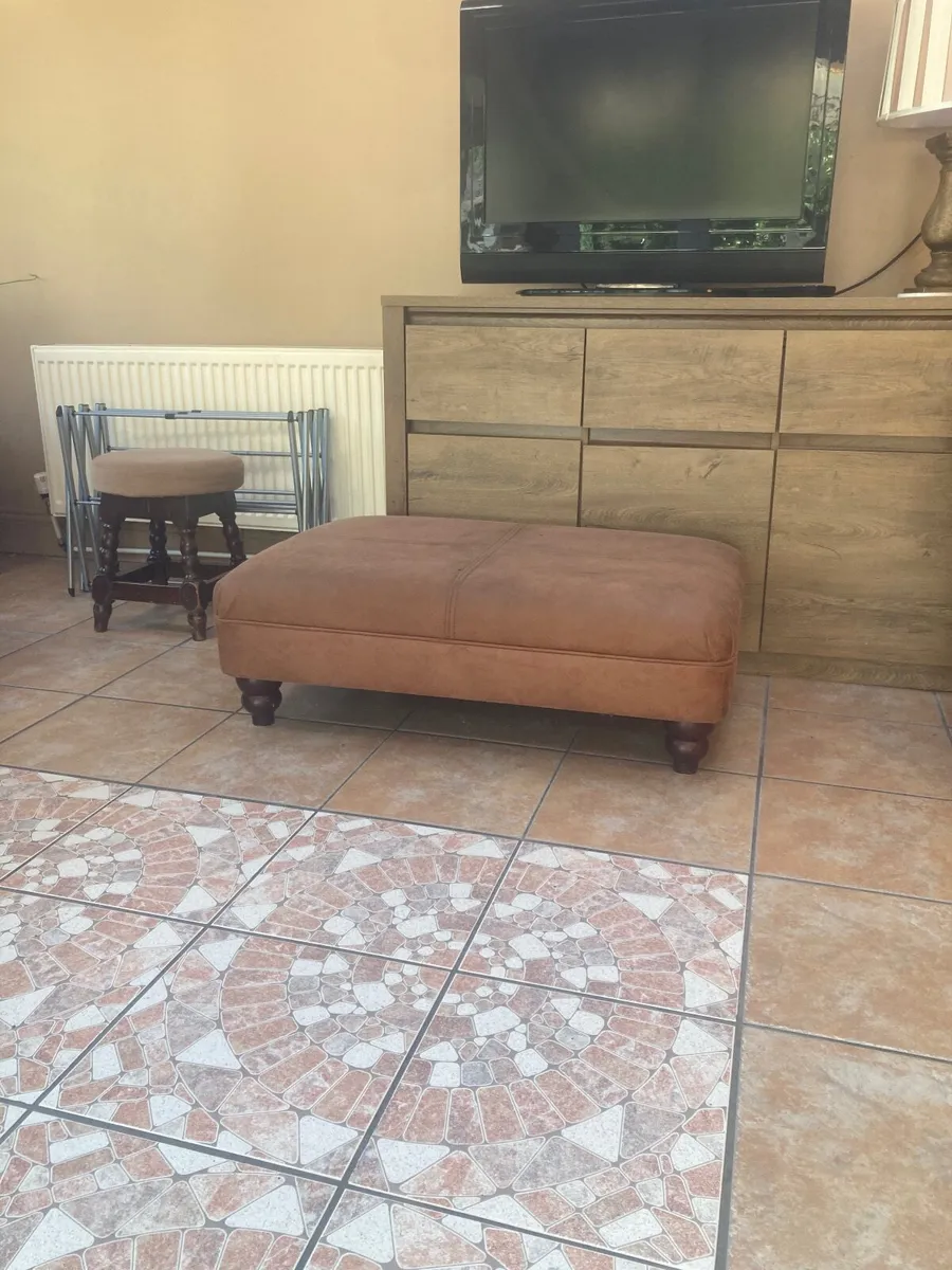 Couch with foot stool - Image 3