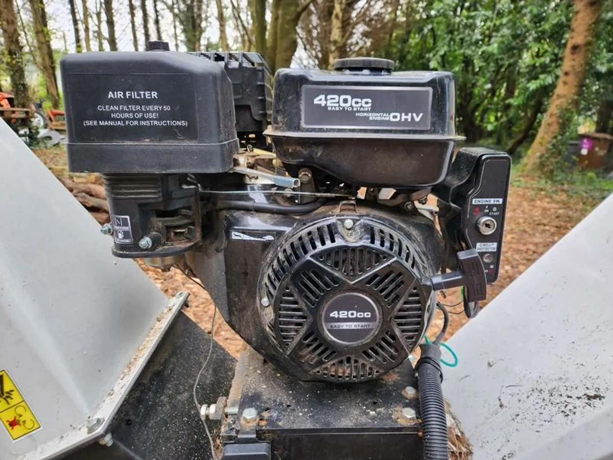 Lugmag Rambo wood chipper - only 20hrs use - Image 3