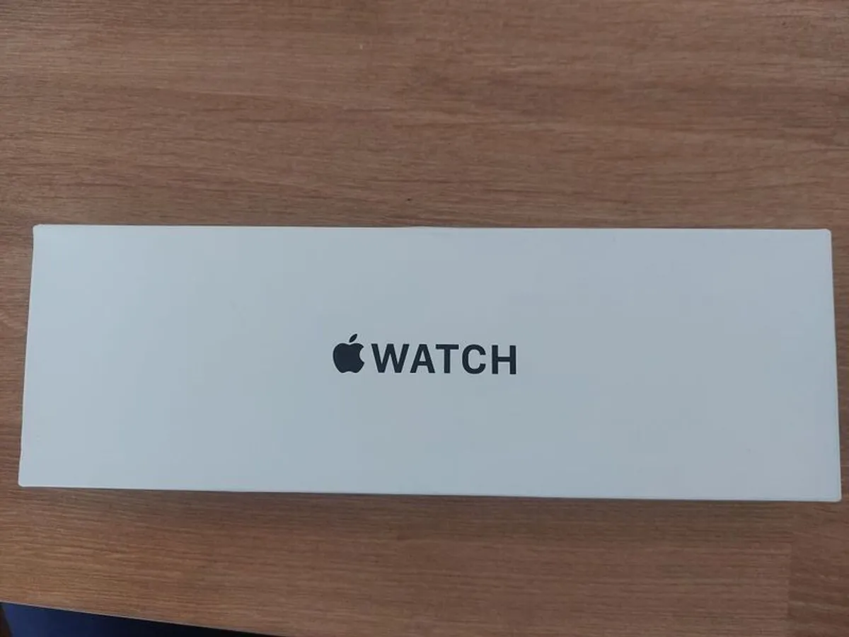 Apple Watch SE 3 (GPS, 2025) 44mm Midnight Aluminium Case with Midnight Sport Band - M/L - Image 3