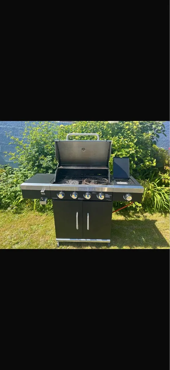 4 Burner BBQ with Waterproof Cover - Image 1