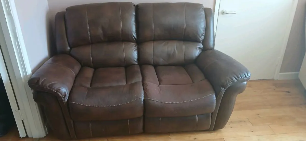 Two seater couch - Image 1