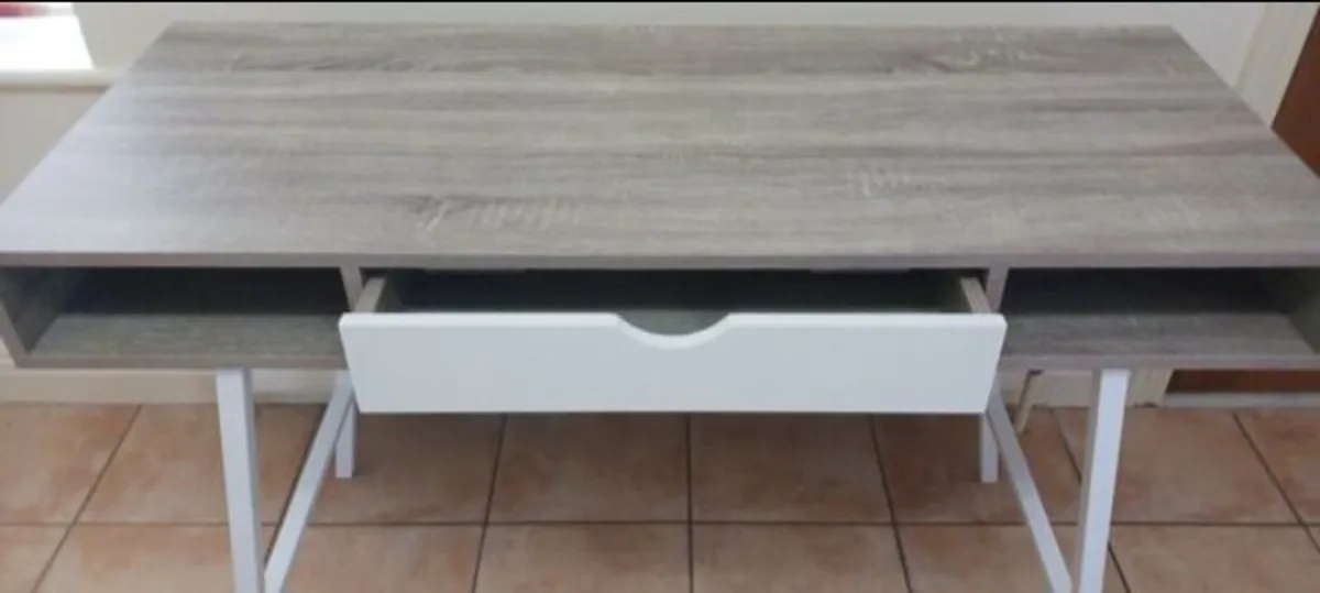Desk - Image 2