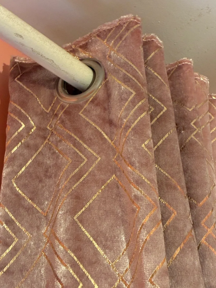 Pink & Gold Curtains - Image 3