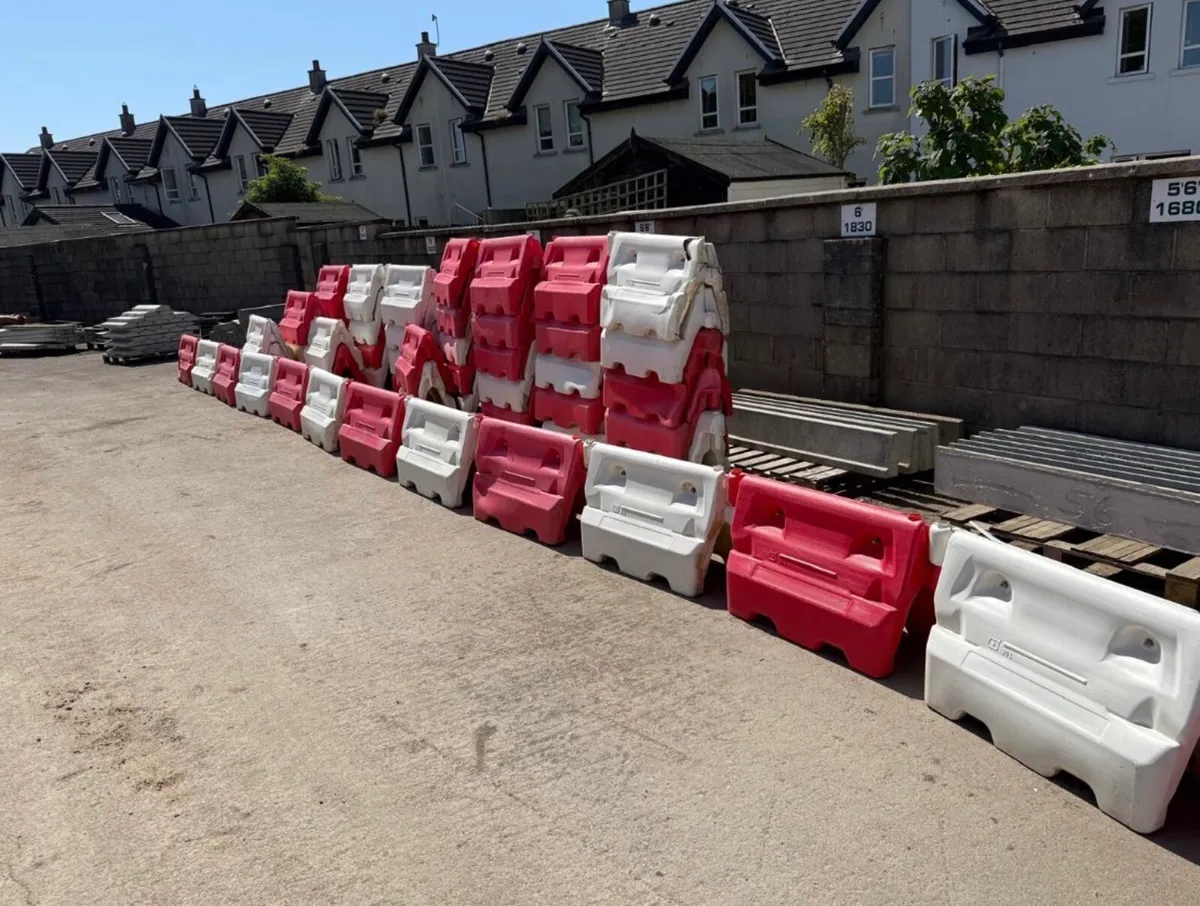Water filled road barriers - Image 1