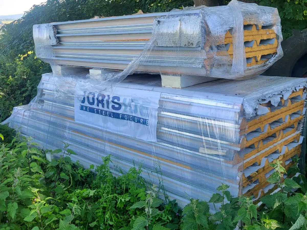 Insulated cladding sheeting - Image 1