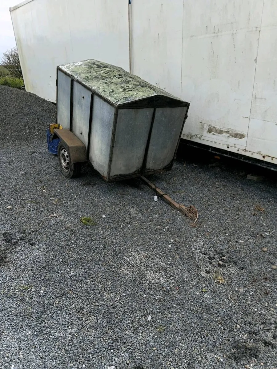 Smalll trailer - Image 3
