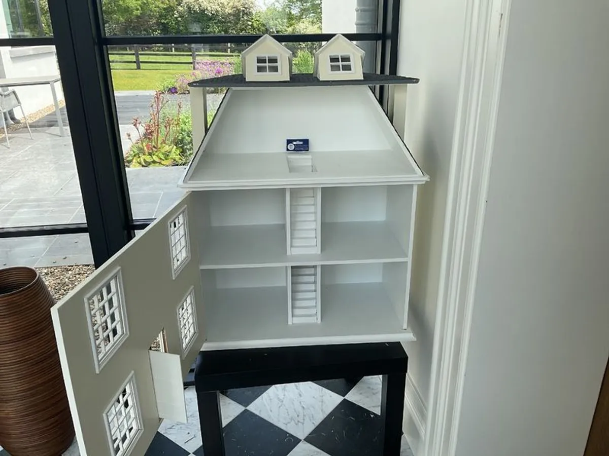 Dolls House - Image 4