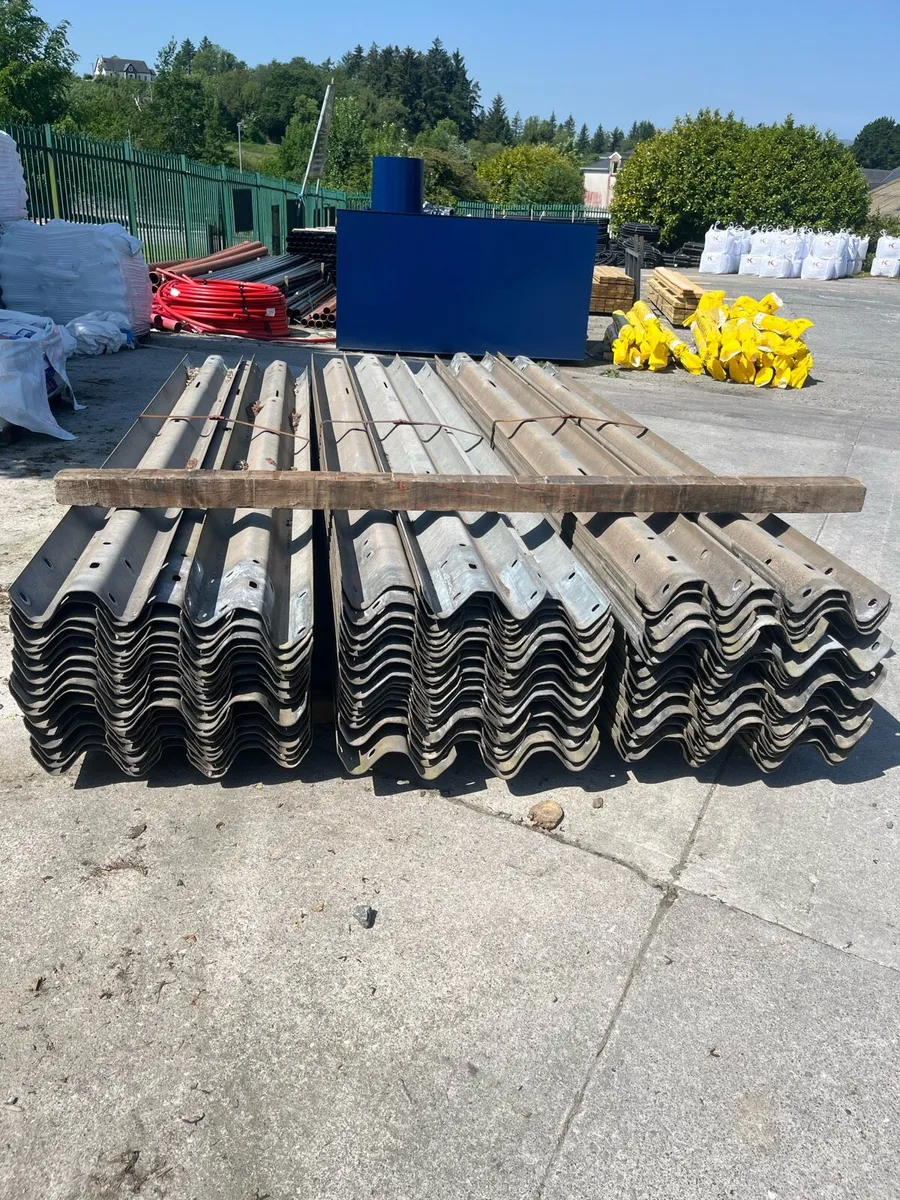CRASH BARRIERS FOR YARDS PENS CRUSHES - Image 3