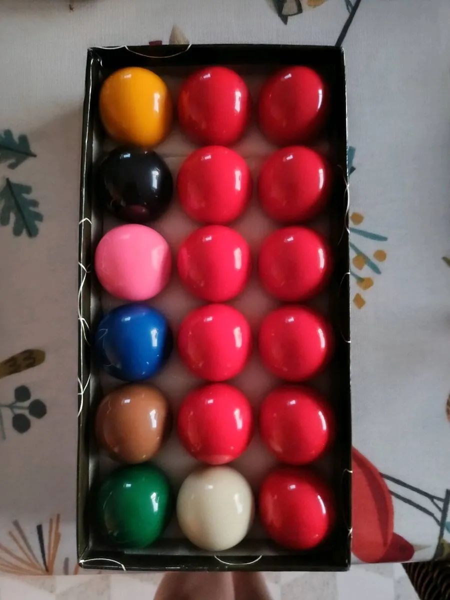 snooker balls - Image 1