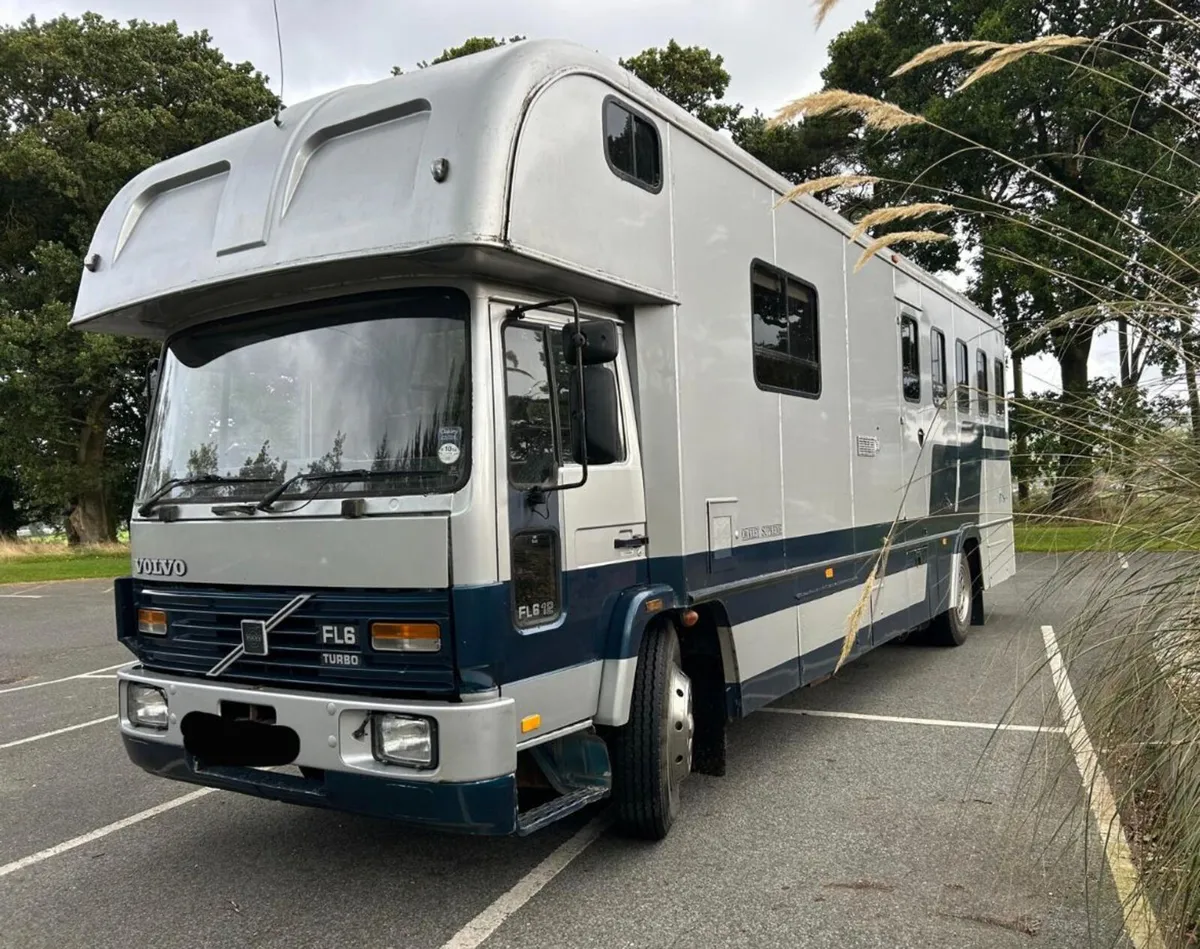 Volvo FL Horsebox - Image 1