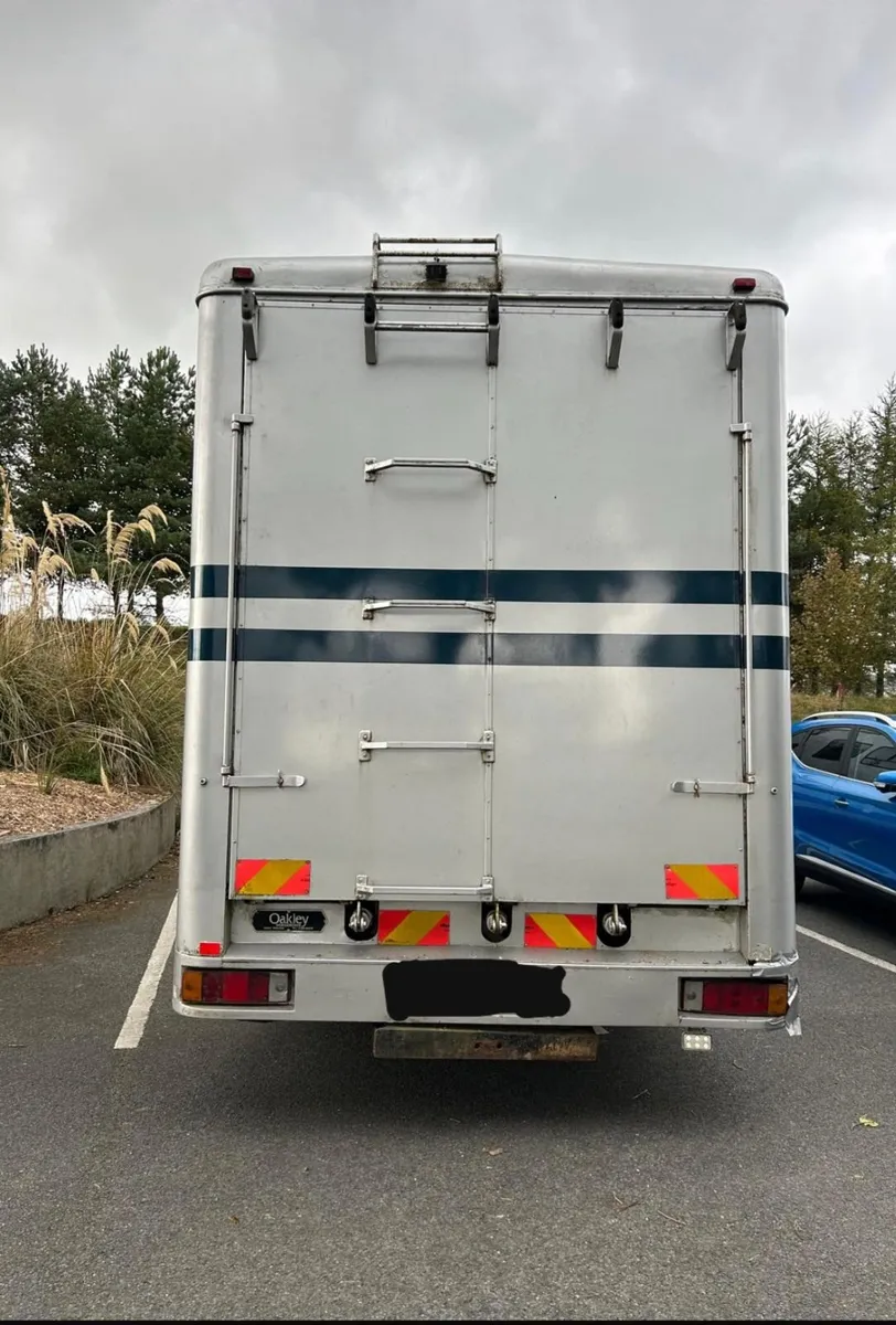 Volvo FL Horsebox - Image 4