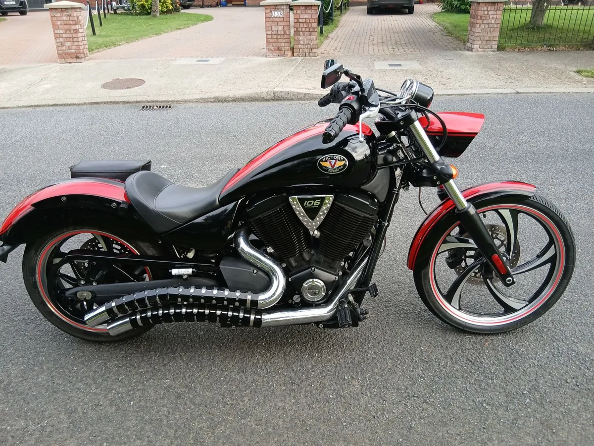 VICTORY Vegas  Custom Cruiser - Image 3