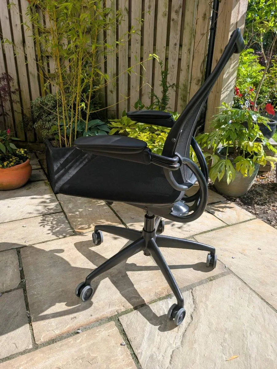 Ergonomic office chair - Image 2