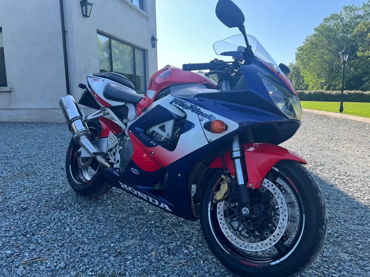 2001 Honda Fireblade CBR 929rr - Image 1