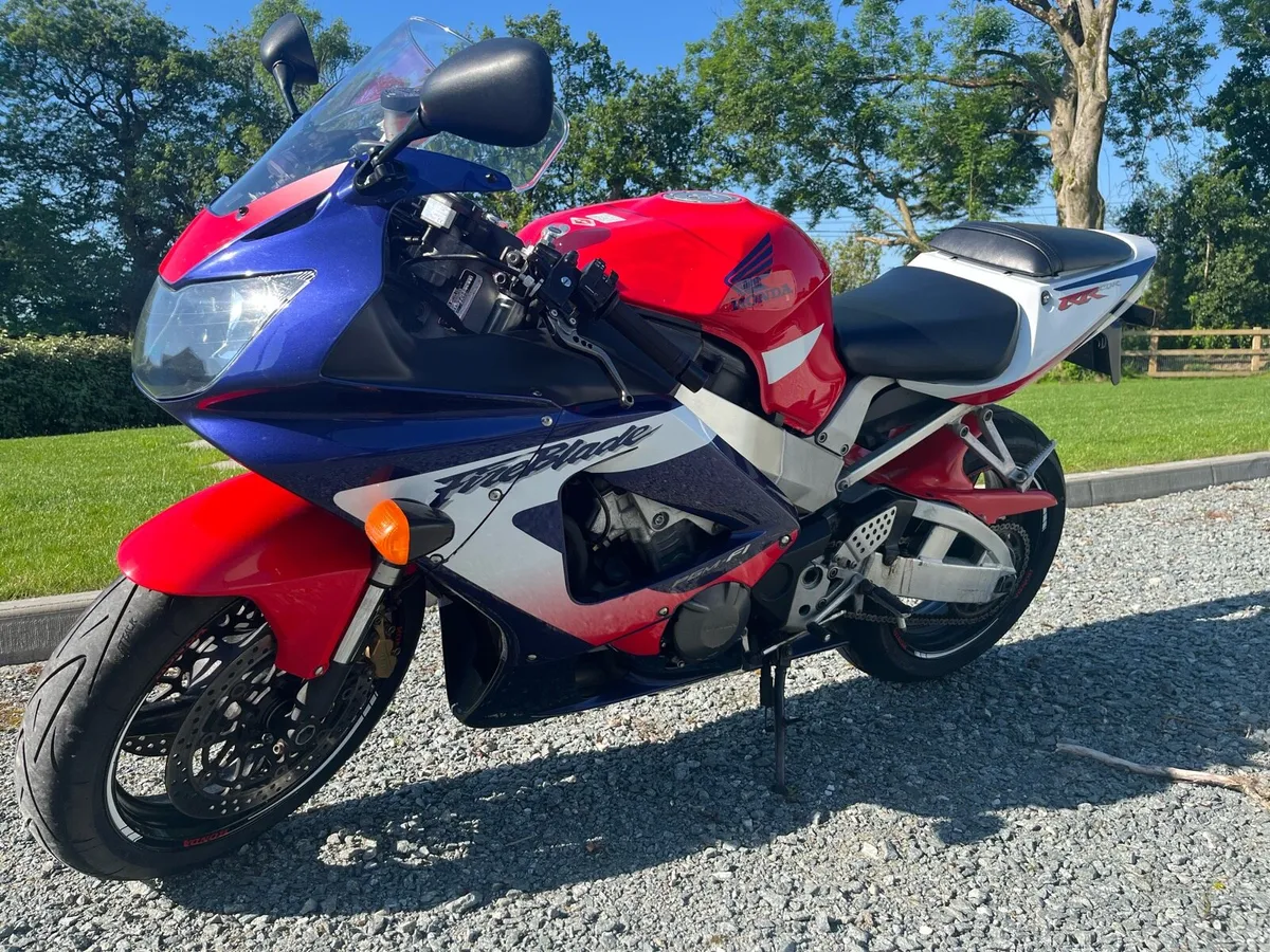 2001 Honda Fireblade CBR 929rr - Image 2