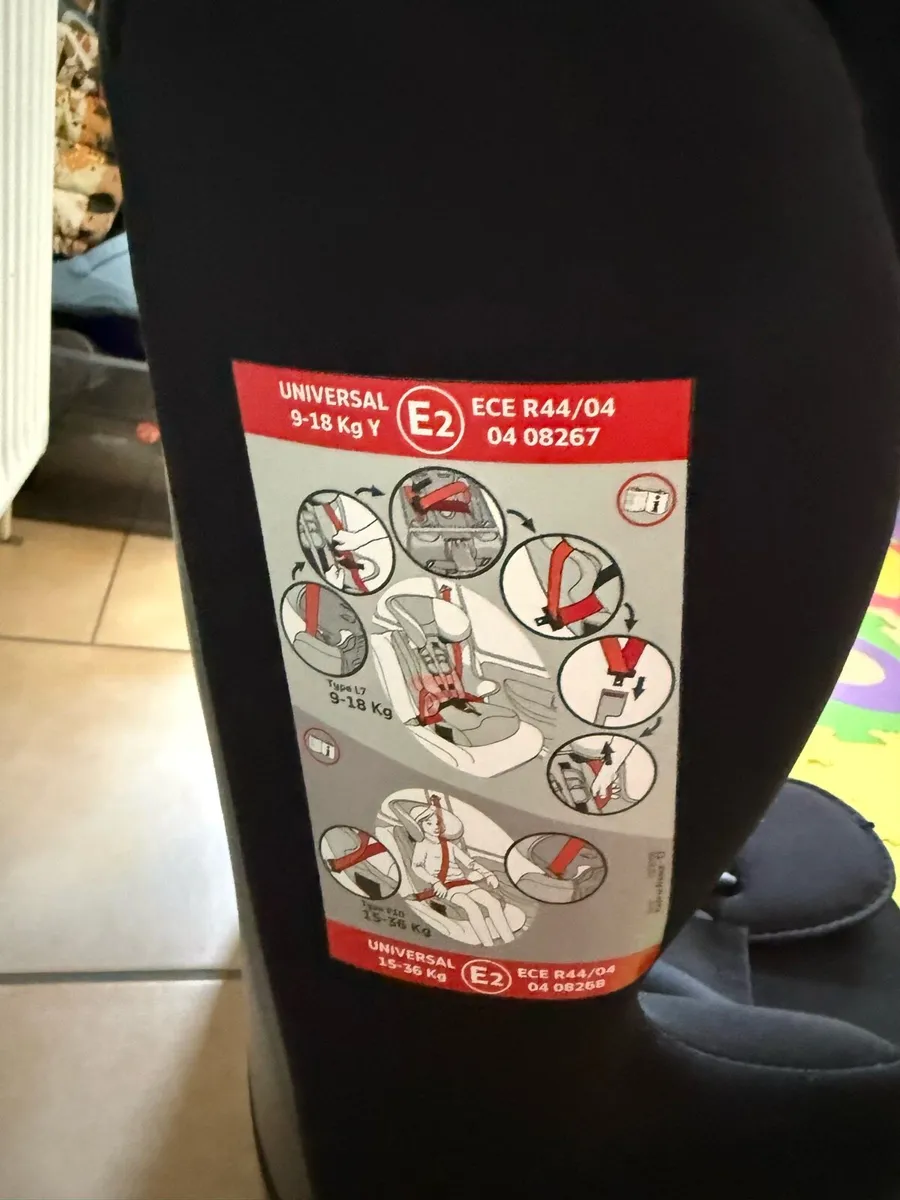 Child Car seat - Image 2