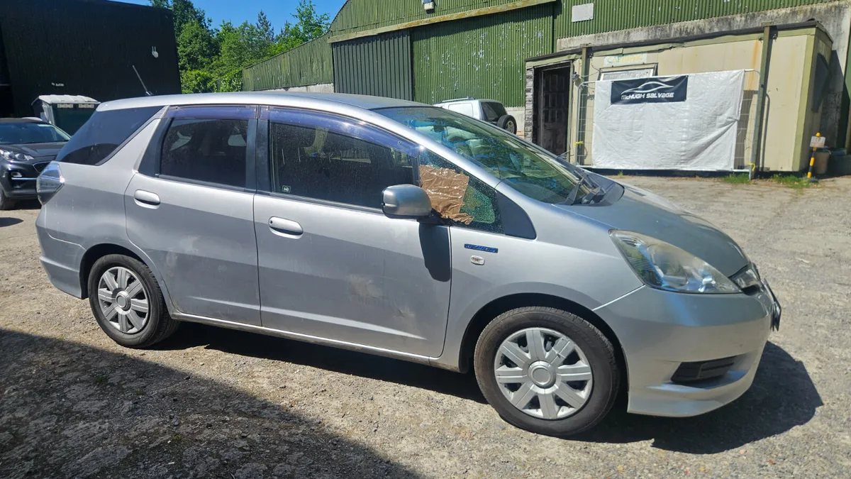 Honda Fit 2013 1.3petrol Automatic Hybrid - Image 2