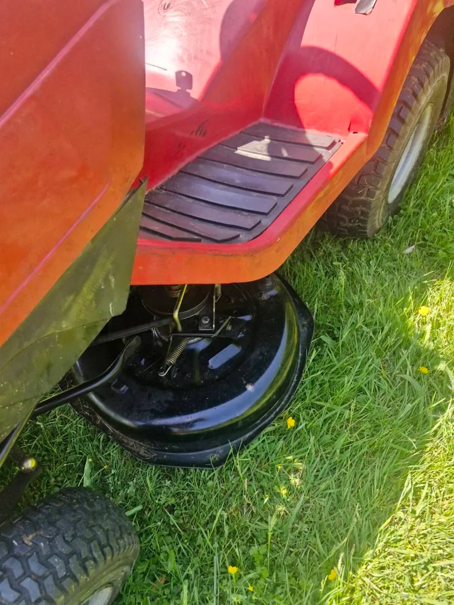 Castlegarden ride on mower Delivery available - Image 2