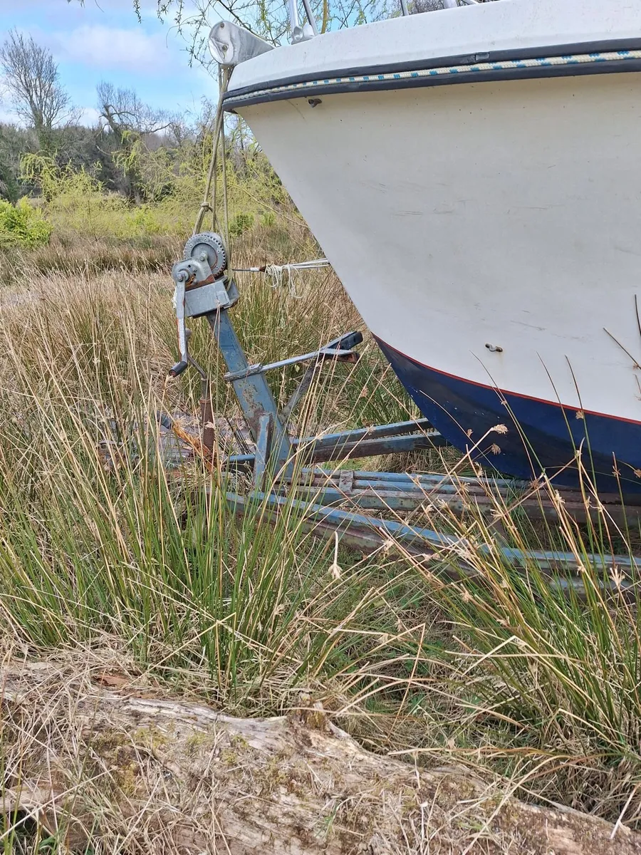 BOAT . CRUISER  .RIVER .LAKE. - Image 4