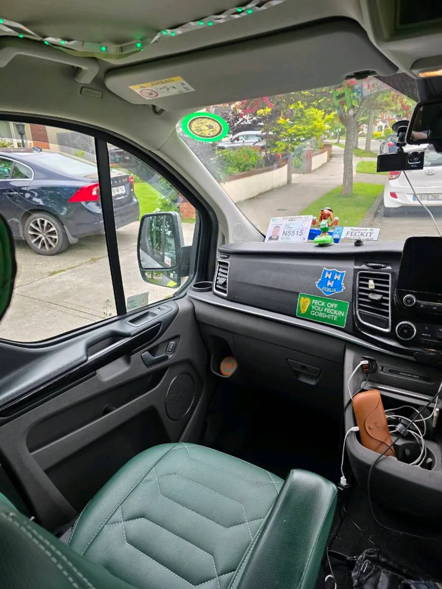 Taxi - Image 2