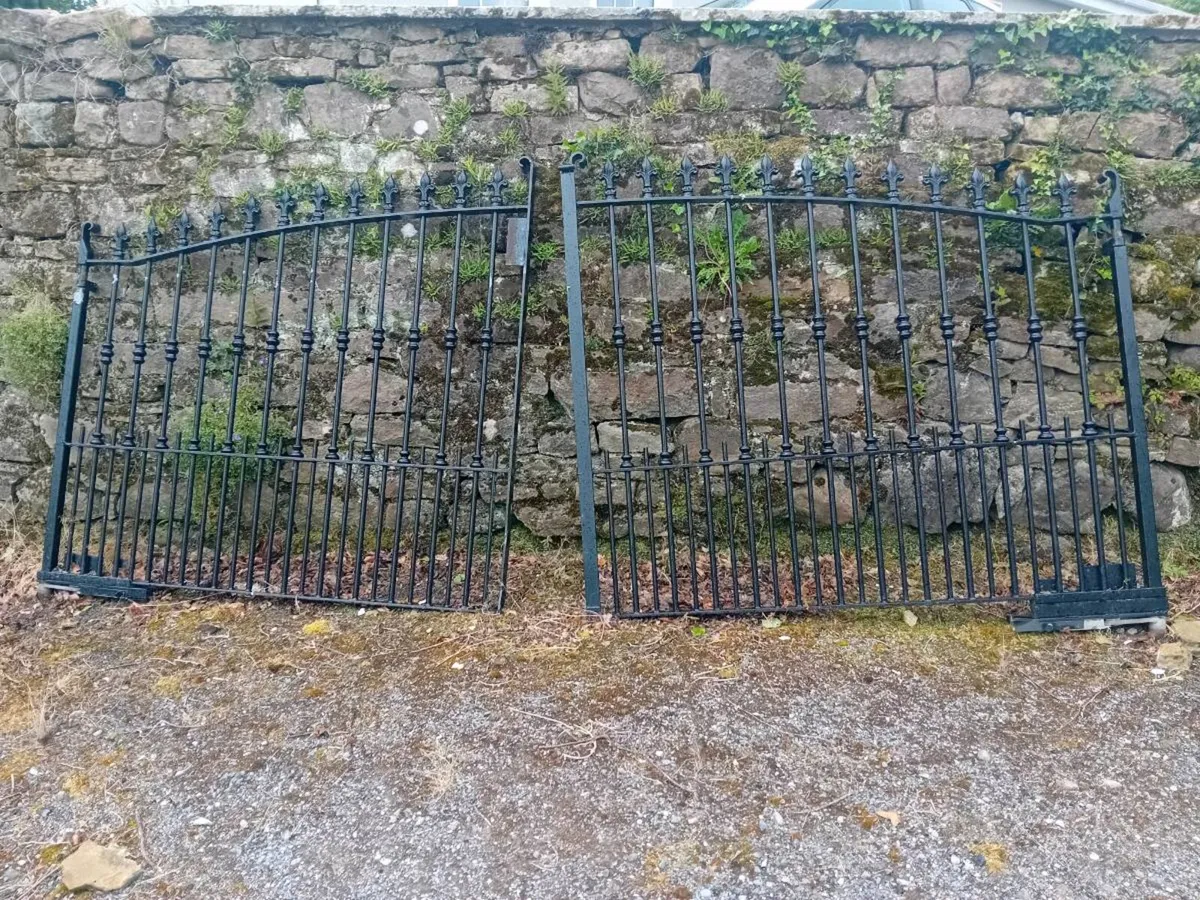 Gates. 14ft Entrance Gates - Image 1