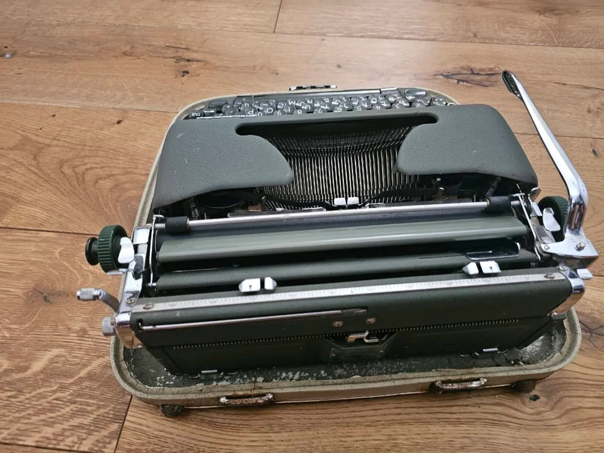 Typewriter - Image 3