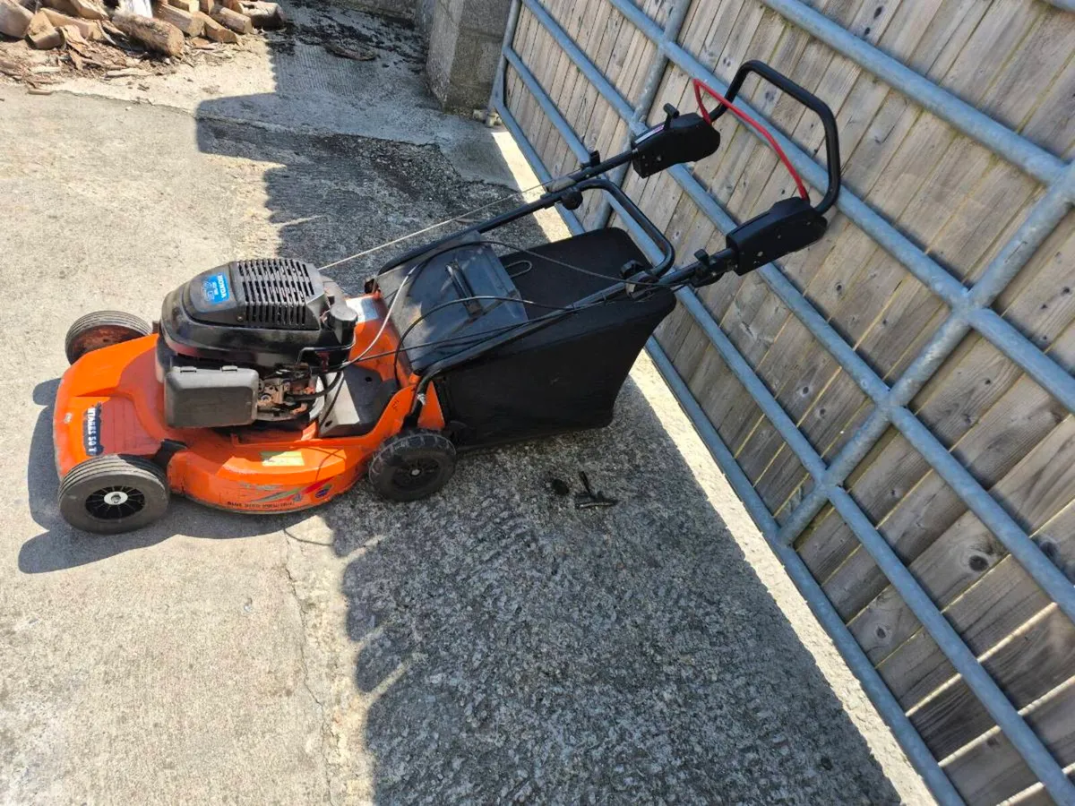 Self Drive lawnmower - Image 4