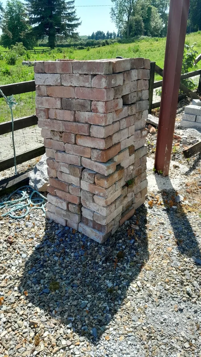 Red bricks - Image 1