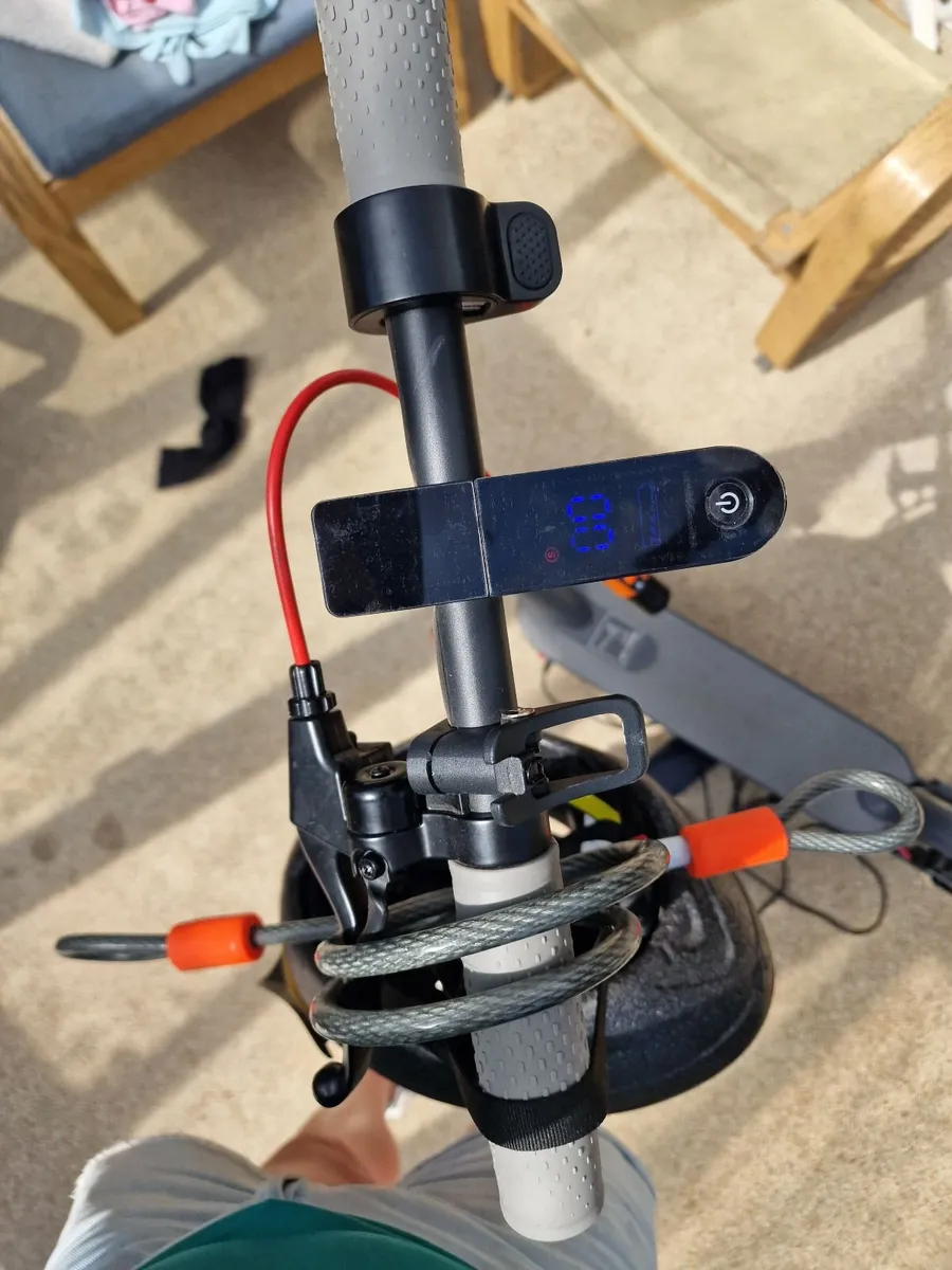 Aovopro Electric Scooter - Image 1