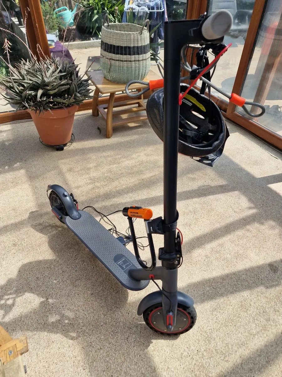 Aovopro Electric Scooter - Image 4