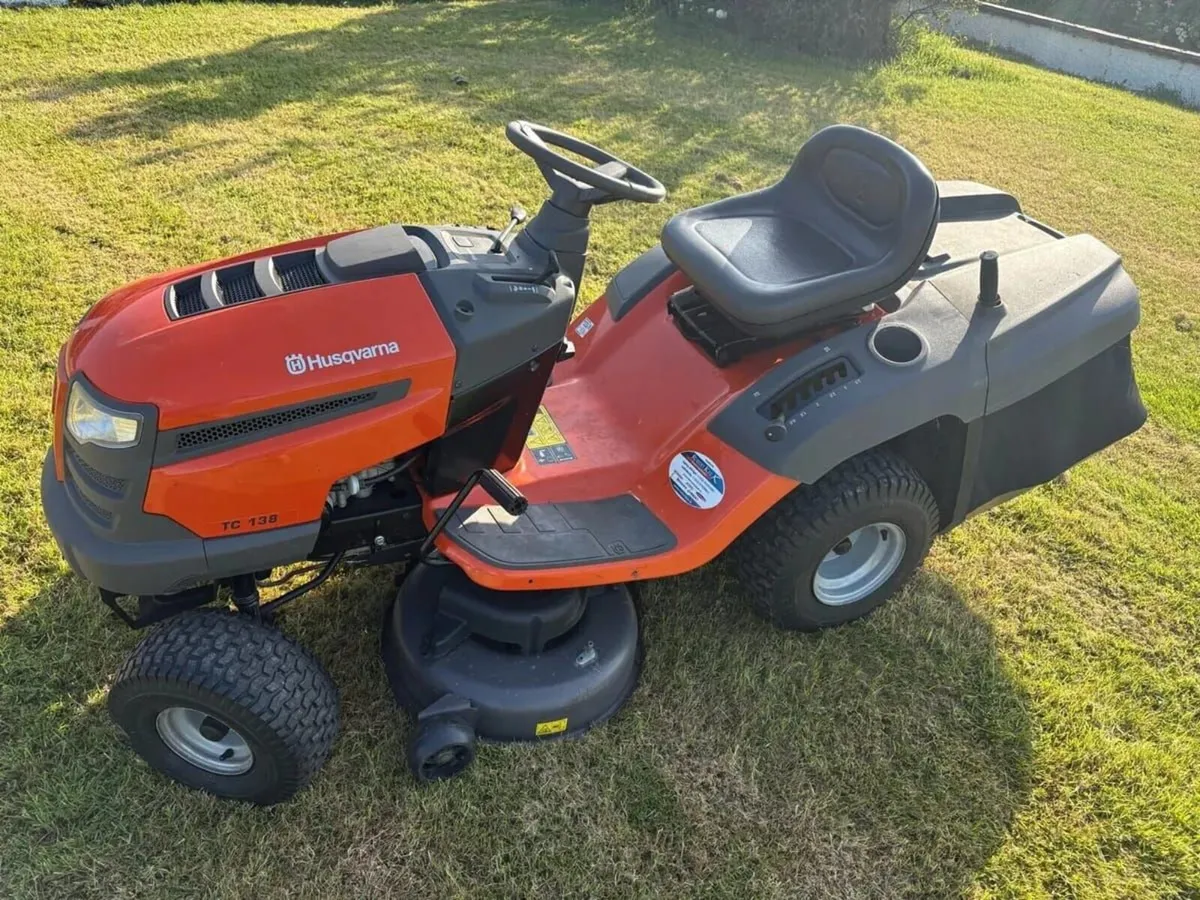 Husqvarna ride on lawnmower - Image 3